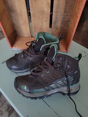 Brand New Womens Hiking Boots